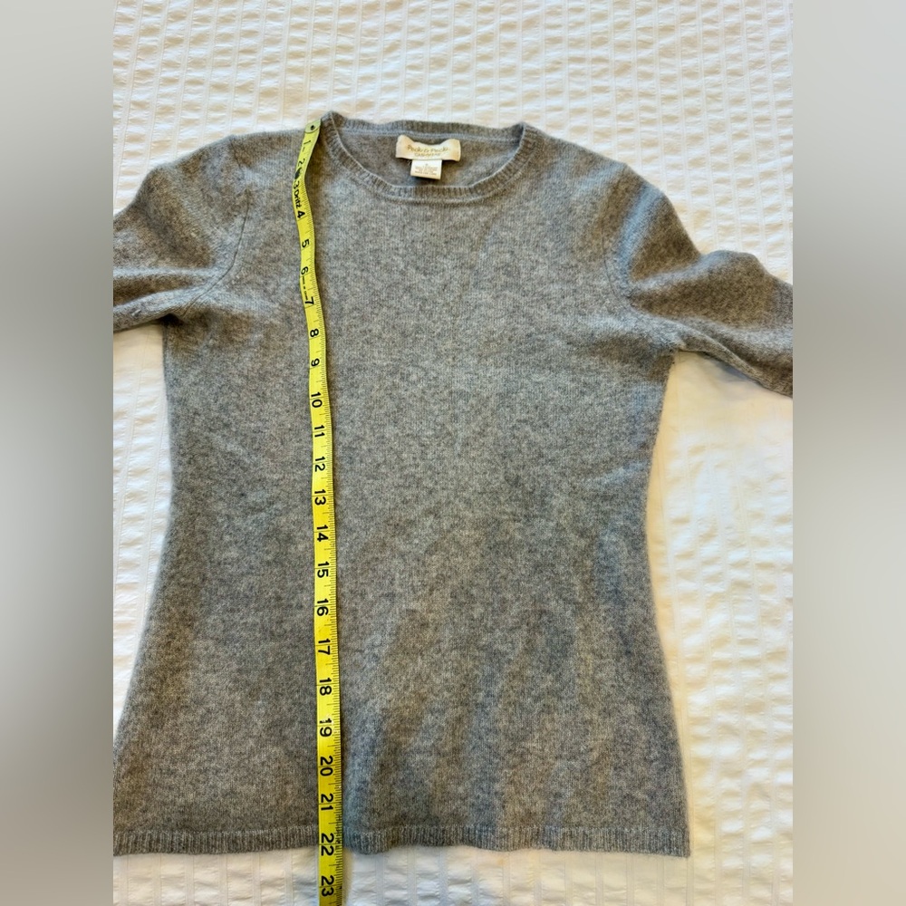 Peck & Peck Classic Cashmere Gray Crew Neck Sweater - Picture 4 of 5